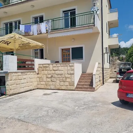 Toni Poce 2 * Primošten