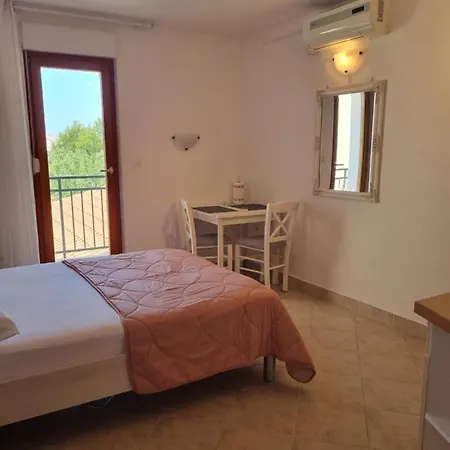 Toni Poce 2 * Primošten