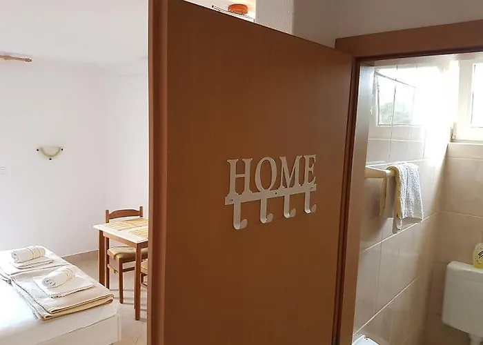 Toni Poce 2 Apartment *