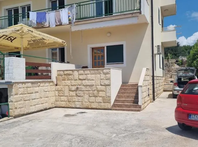 Toni Poce 2 * Primošten