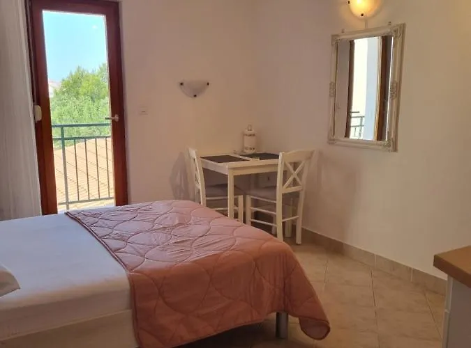 Toni Poce 2 * Primosten